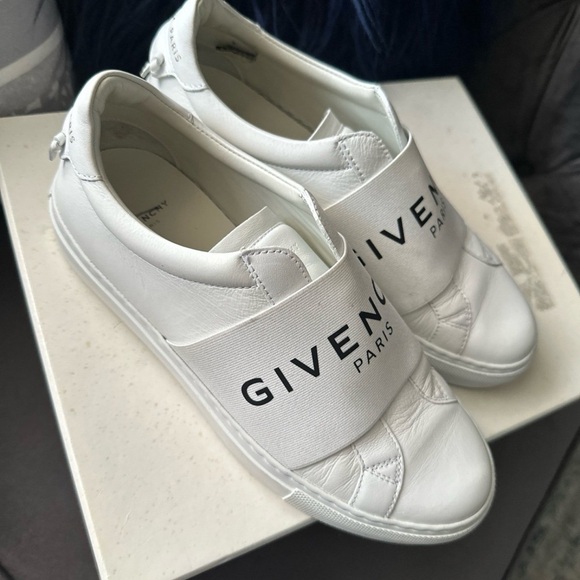 Authentic givenchy shoes size 6 in womans - Picture 2 of 7